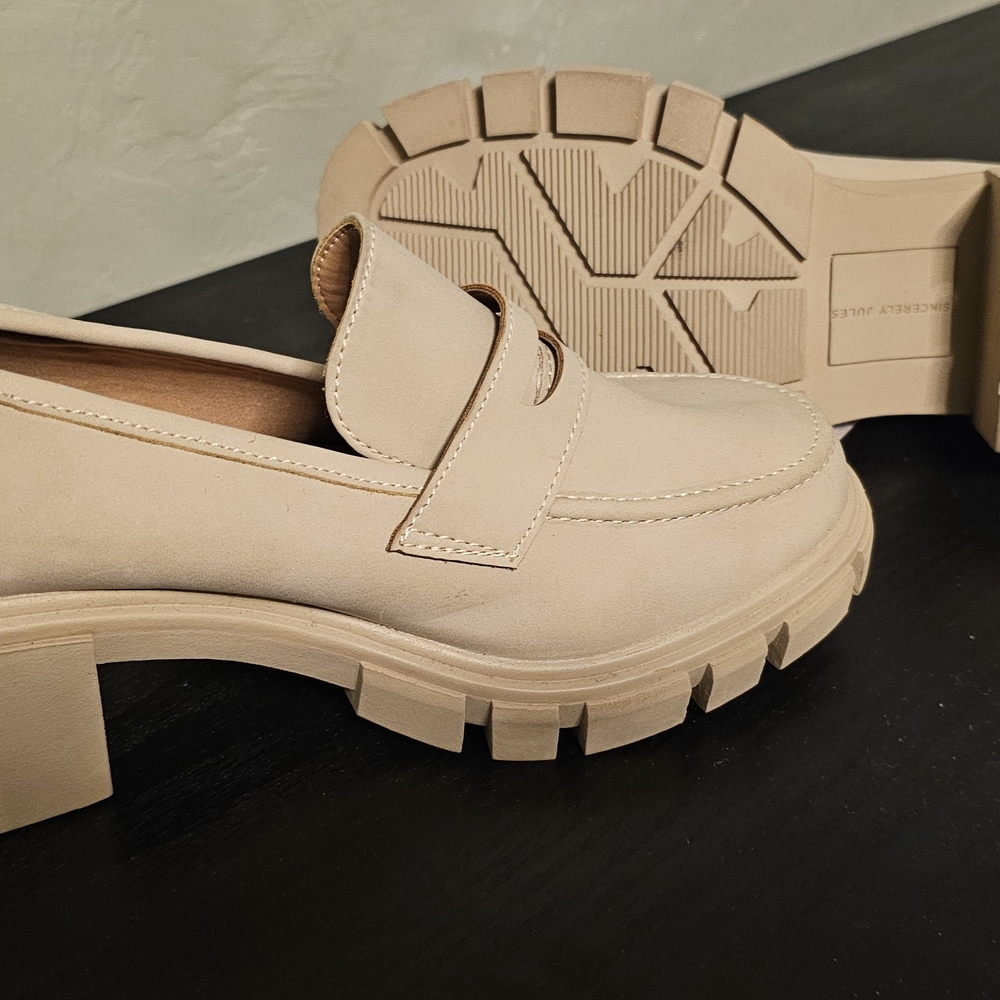 Elegant Cream Loafers